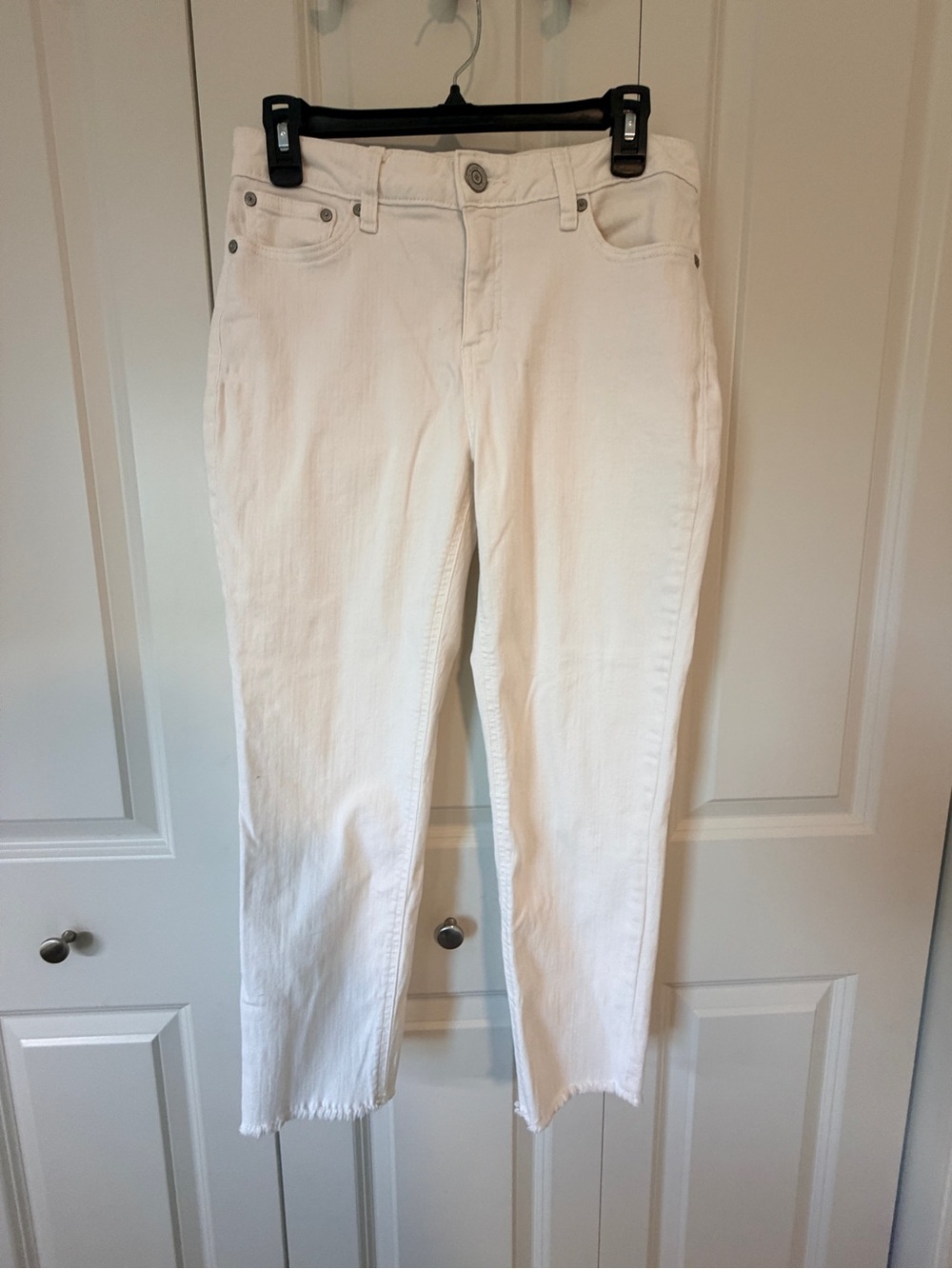 LC Lauren Conrad White Skinny Cropped Ankle Jeans